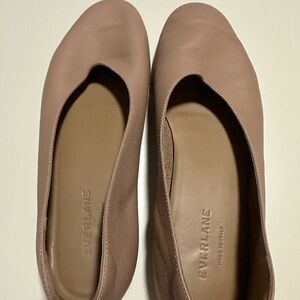 Everlane Women's Soft tan Leather Flats